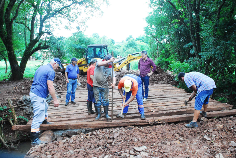 Secretário dos Transportes destaca trabalho contínuo para atender comunidade rural